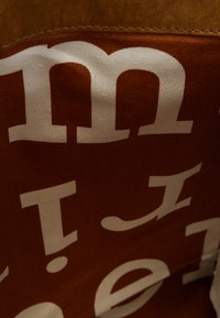 Marimekko MEDIUM TOTE - Tote bag - brown
