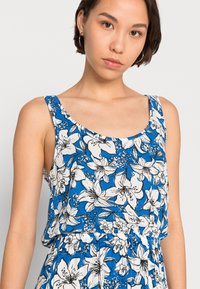 ONLY ONLFREDERIKKE SARAH DRESS - Vestido de dia - cloud dancer/blue