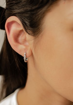 Hey Happiness, CARABINER HUGGIE - Earrings - silberfarben