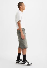 Levi's® LOOSE - Pantaloni scurți din denim - a look back