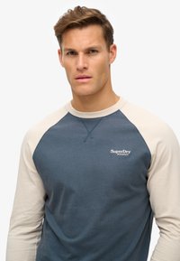 Superdry & Co ESSENTIAL LOGO - Longsleeve - lauren navy white sand