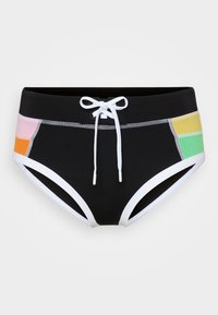 Czarne szorty kąpielowe z białym sznurkiem, z kolorowymi bocznymi panelami w odcieniach pomarańczowego, różowego, żółtego i zielonego oraz białymi wykończeniami.