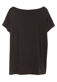 Tricou oversized negru cu guler larg în stil bateau și mâneci scurte, realizat dintr-un material moale și ușor. Textură netedă, detalii minime.