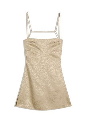 Beige satijnen jurk met een luipaardprintpatroon, een nauwsluitend lijfje en dunne spaghettibandjes. De zijsplit voegt een subtiele openheid toe.