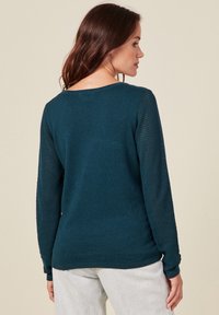 BONOBO Jeans MIT LANGEN ÄRMELN - Strickpullover - bleu canard
