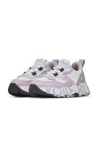 White and light pink sneakers with a textured grey back, black laces, and printed sole. Features a logo on the tongue and heel tab.