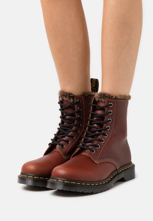 Dr. Martens Bottines à lacets - brown