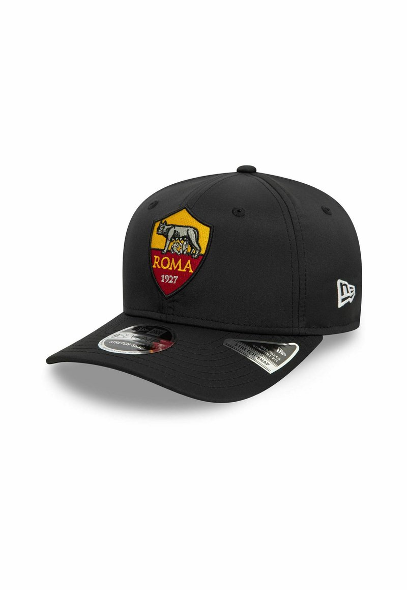 Schwarze Kappe aus Stoff mit einem runden Schirm. Besticktes Logo in Gelb und Rot mit einem Wolf und dem Text "ROMA 1927". New Era-Branding an der Seite.