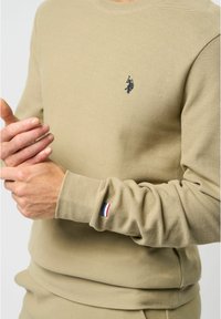 U.S. Polo Assn. MALO - Vesta - crockery