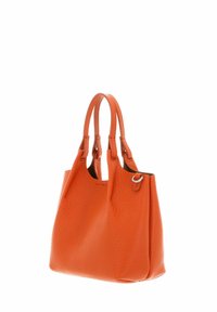 Oranje leren tote bag met een gestructureerd oppervlak, twee bovenhandvatten en een zijaccentriem. Ontwerp met een open bovenkant en een ruime binnenkant.