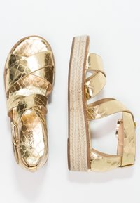 MICHAEL Michael Kors Sandali con plateau - gold-coloured