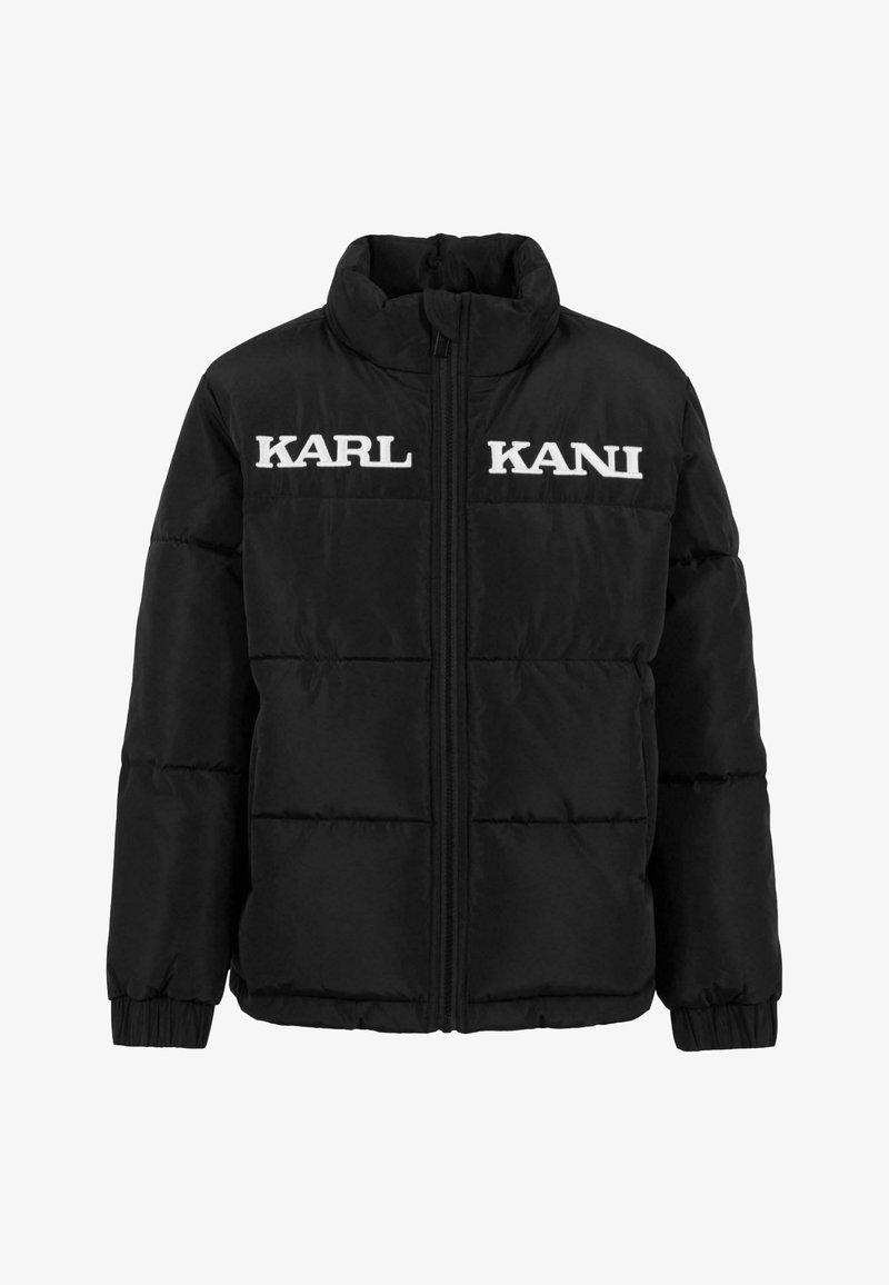 Fekete puffdzseki cipzárral, fehér betűkkel "KARL" és "KANI" felirattal a mellkason; rugalmas mandzsetták; steppelt textúra.