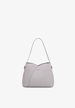 Sac à épaule en cuir gris clair avec détail de design incurvé et une seule bandoulière, style minimaliste, centré sur fond blanc.