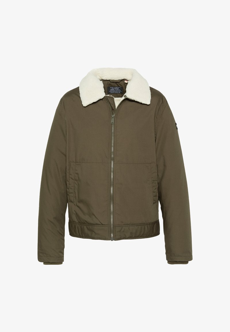 Kurtka typu bomber w oliwkowej zieleni z białym kołnierzem z baranka, przednim zamkiem błyskawicznym, dwoma bocznymi kieszeniami oraz ściągaczem na dole. Wytrzymały materiał z lekkim ociepleniem.