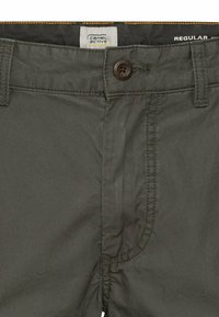 camel active REGULAR FIT 3/4 - Shorts - leaf green