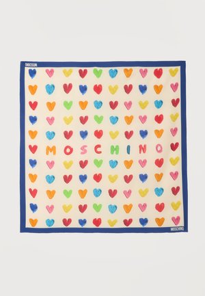 Quadratischer Schal mit bunten Herzmustern und dem Wort Moschino in mehrfarbigen Buchstaben, mit blauem Rand.