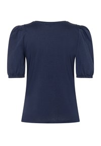 Marineblauwe top met korte mouwen en geplooide pofmouwen; gemaakt van zachte stof; ronde halslijn; gladde textuur en eenvoudig ontwerp.
