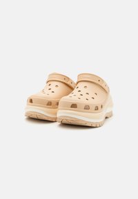 Crocs MEGA CRUSH UNISEX - Saboţi - shitake