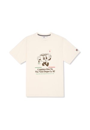Cremefarvet bomulds t-shirt med et grafisk motiv af en kop-karakter med teksten "Cappuccino Si, Ma Non Dopo Le 11!" i brun og grøn. Korte ærmer.