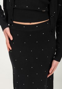 INFLUENCER RHINESTONES - Jupe crayon - black