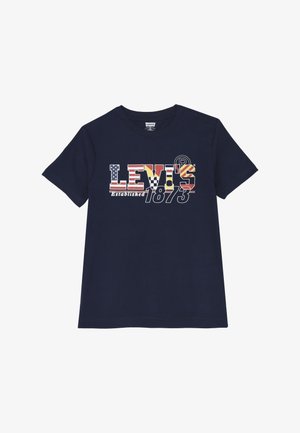 T-shirt in cotone blu navy con logo "LEVI'S" caratterizzato da elementi grafici multicolori e testo "Established 1873" in stili vari.