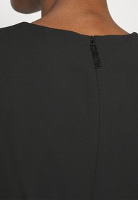 HUGO Robe fourreau - black