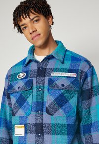 AAPE By A Bathing Ape LONG SLEEVE SHIRT - Summer jacket - green/grey