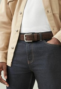 Next STITCH DETAIL - REGULAR FIT - Gürtel business - brown