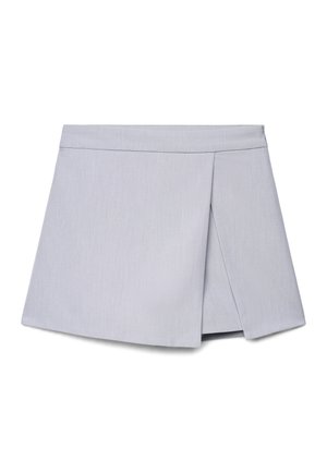 Mini gonna grigia chiaro stile a incrocio con una cintura pulita e una sottile spacco laterale, realizzata in tessuto liscio e strutturato.