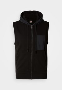 Μαύρος αμάνικος hoodie, με κλείσιμο τσίγκου, μπροστινές τσέπες και αντίθεση στο ματ μαύρο χρώμα της τσέπης στο στήθος. Λείο ύφασμα και χαλαρή γραμμή.