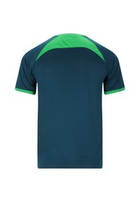 Marinblå idrottströja med korta ärmar, med gröna detaljer på axlarna och kragen. Tillverkad av mjukt, andningsbart material.