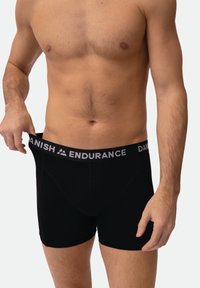 Černé boxerky z pružné látky s širokým šedým pasem s nápisem "DANISH ENDURANCE". Přiléhavý střih.