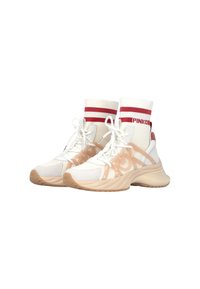 Visoke tenisice izrađene od bijele mreže i gume s bež detaljima, s pletenim ovratnikom s crvenim prugama i vezanjem sprijeda.