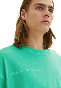 TOM TAILOR DENIM T-shirt z nadrukiem