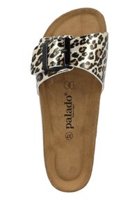 Leopardprint instapsandaal met een brede band, zwarte verstelbare gesp en gevoerde beige voetbed. Gemaakt van synthetische materialen voor comfort.