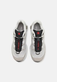 Salomon XT-PATHWAY UNISEX - Tenisky - glacier gray/white/black