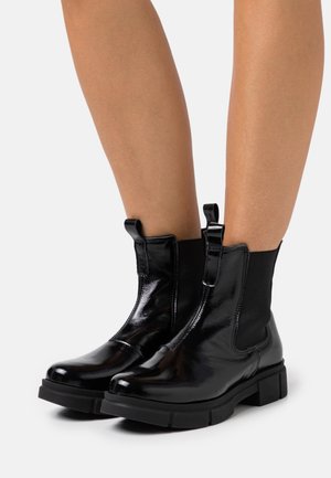 Mis Pepas, Bottines à plateau - black