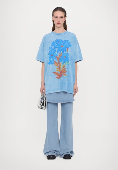 Stieglitz VALERIE OVERSIZED - T-shirt estampada - blue