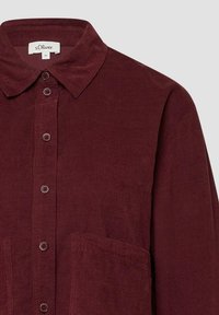 Camicia in velluto a coste bordeaux con colletto, bottoni frontali e taschino sul petto, taglia 36 del marchio s.Oliver.