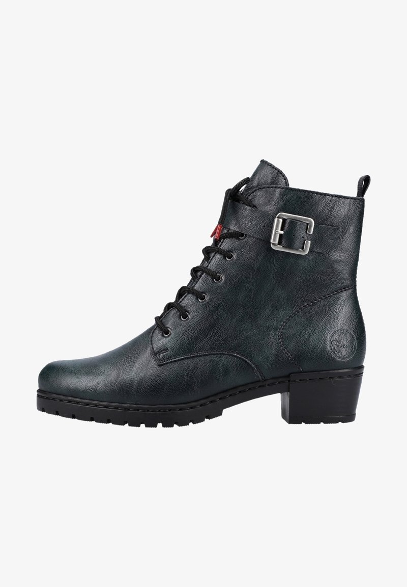 Bottine en cuir noir avec fermeture à lacets, accent de boucle argentée et talon bloc robuste. Finition texturée avec semelle contrastée.