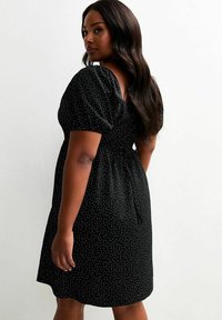 New Look Curves CURVES MIDI - Vardagsklänning - black pattern