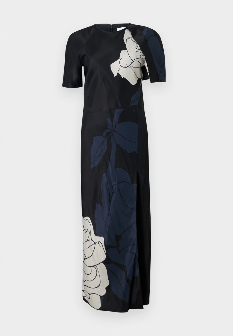 Robe maxi noire à manches courtes avec de grands imprimés floraux blancs et bleu foncé, corsage ajusté et encolure ronde.