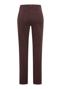 Bordeauxfarbene gerade geschnittene Hose aus Baumwolle, mit zwei Gesäßtaschen und dezenten Nähdetails sowie einem Bund mit Gürtelschlaufen.