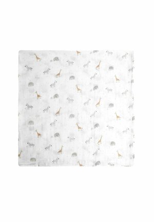 Biały materiał z małymi ilustracjami żyrafy, zebry i słonia równomiernie rozmieszczonymi na powierzchni.