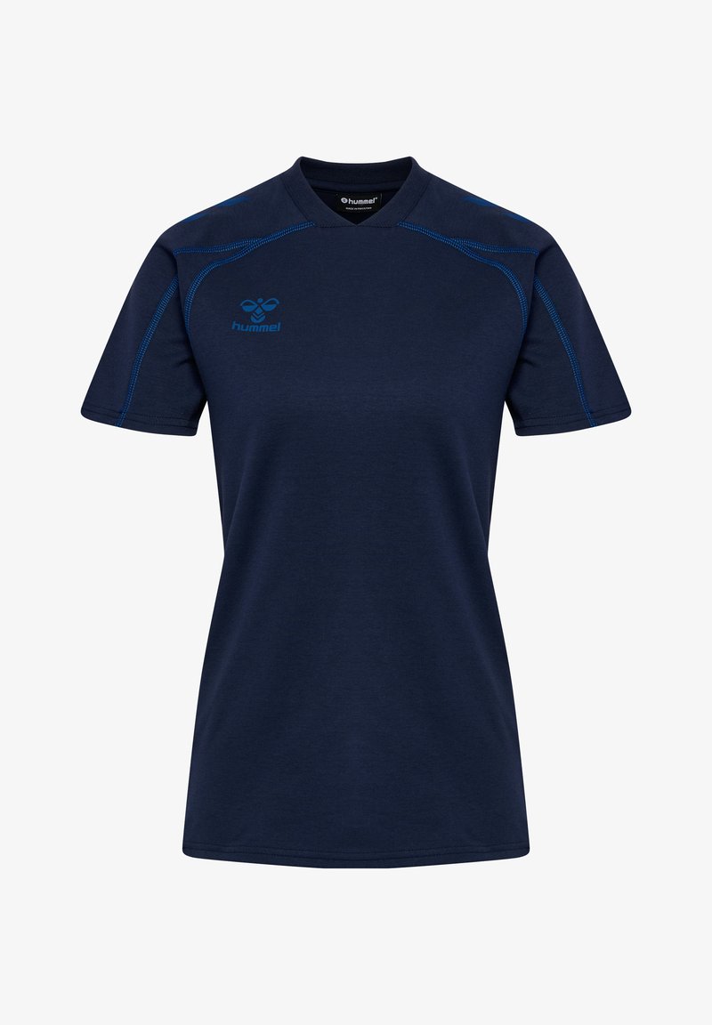 Marineblå sportstrøje lavet af bomuld, med korte ærmer, rund hals og kontrasterende blå syninger langs sømmene. Hummel-logo vist.