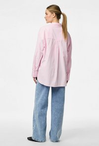 Pieces Užsagstoma palaidinė - roseate spoonbill