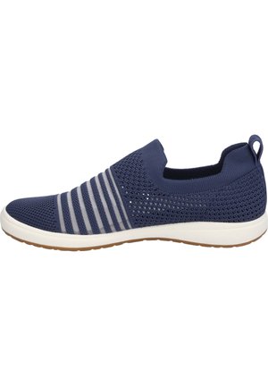 Donkerblauwe instapsneaker met gebreide bovenkant, grijze strepen over het midden van de voet, witte zool en bruine loopzool, ontworpen voor casual gebruik.