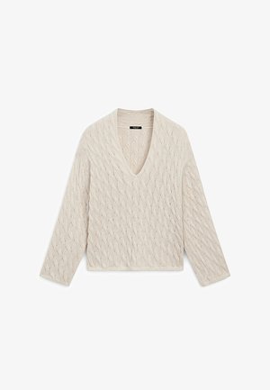 Béžový svetr s kabelovým pletením, dlouhými rukávy a hlubokým výstřihem do V, s celoplošným texturovaným krouceným vzorem.
