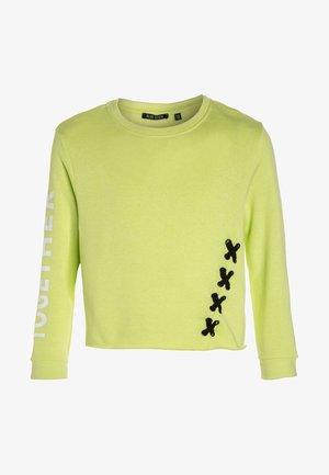 Limettengrüner Pullover mit langen Ärmeln, rundem Ausschnitt und schwarzen Stoffakzenten in einem X-Muster an der Seite. "TOGETHER" in Weiß auf dem Ärmel aufgedruckt.