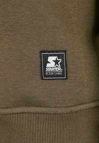 Starter ESSENTIAL CREWNECK - Sudadera - darkolive